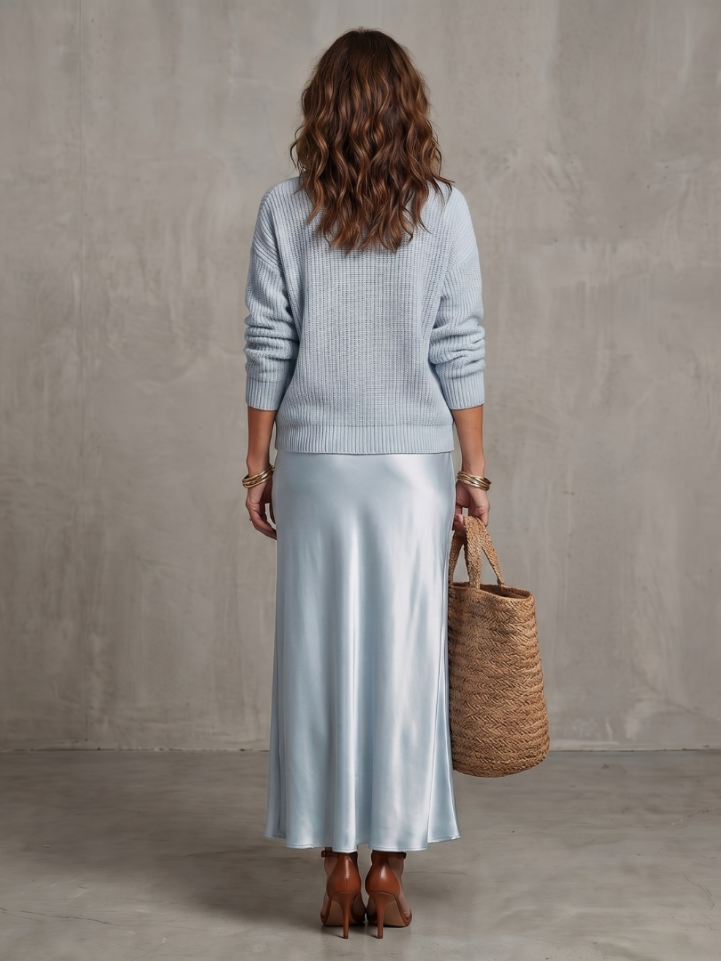 Luciana | Ensemble Jupe Satinée Biais et Pull Tricoté