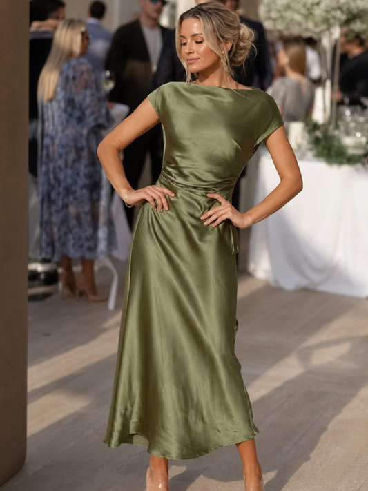 Elure | Robe midi ajustée à manches courtes et encolure bateau
