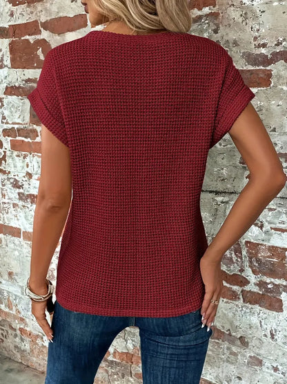 Philoména | Haut Femme d'Été Uni en Tissu Texturé à Manches Repliées et Ourlet Torsadé