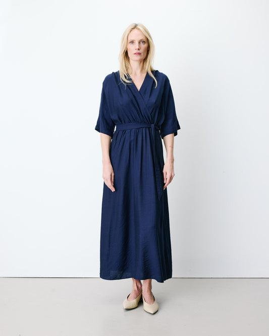 Robe longue évasée col V croisé marine Amelia