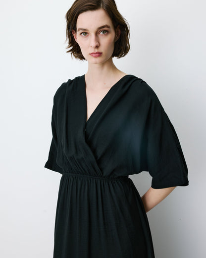 Robe longue évasée col V croisé noir Amelia