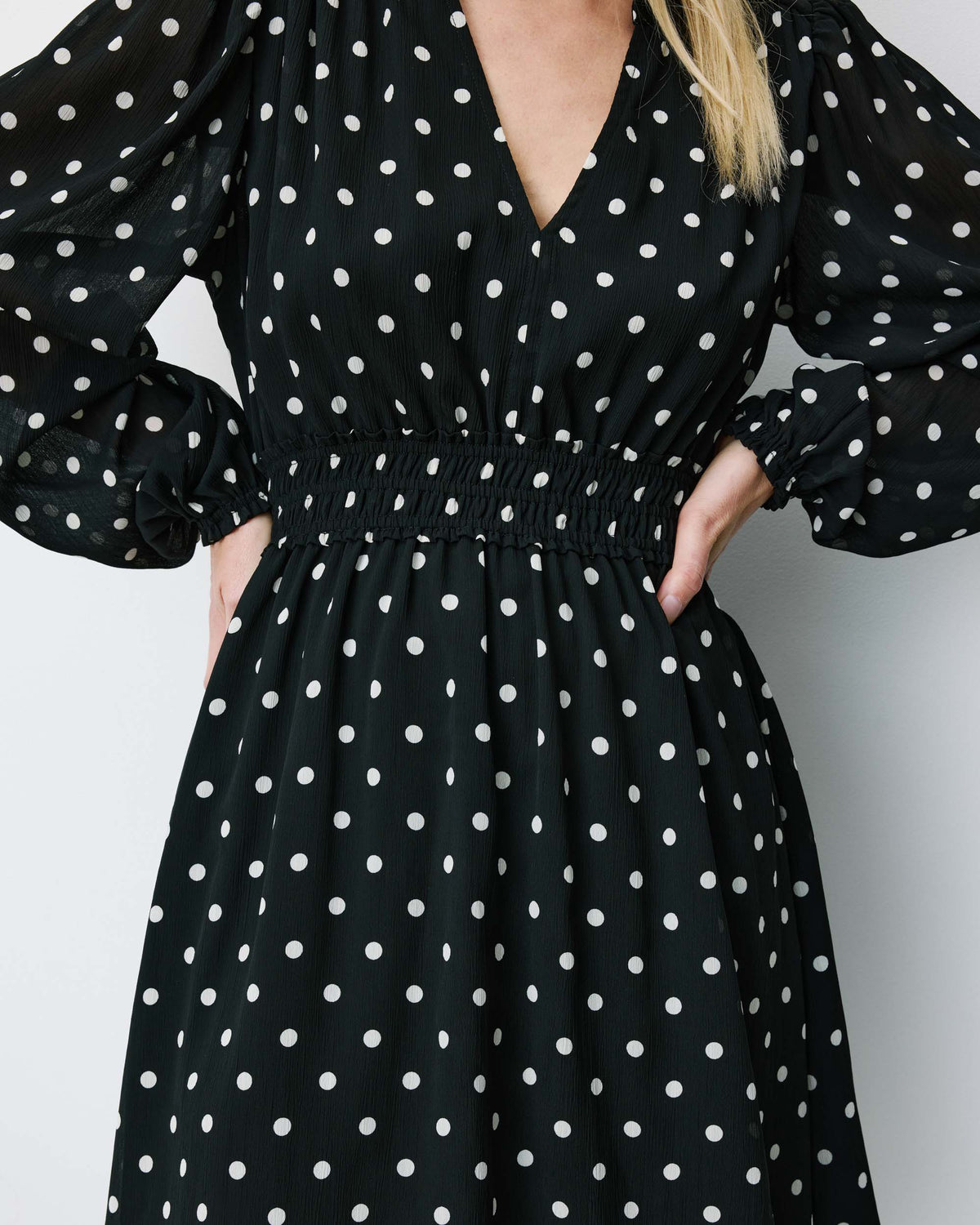 Robe courte fluide manches longues bouffantes pois Ailona