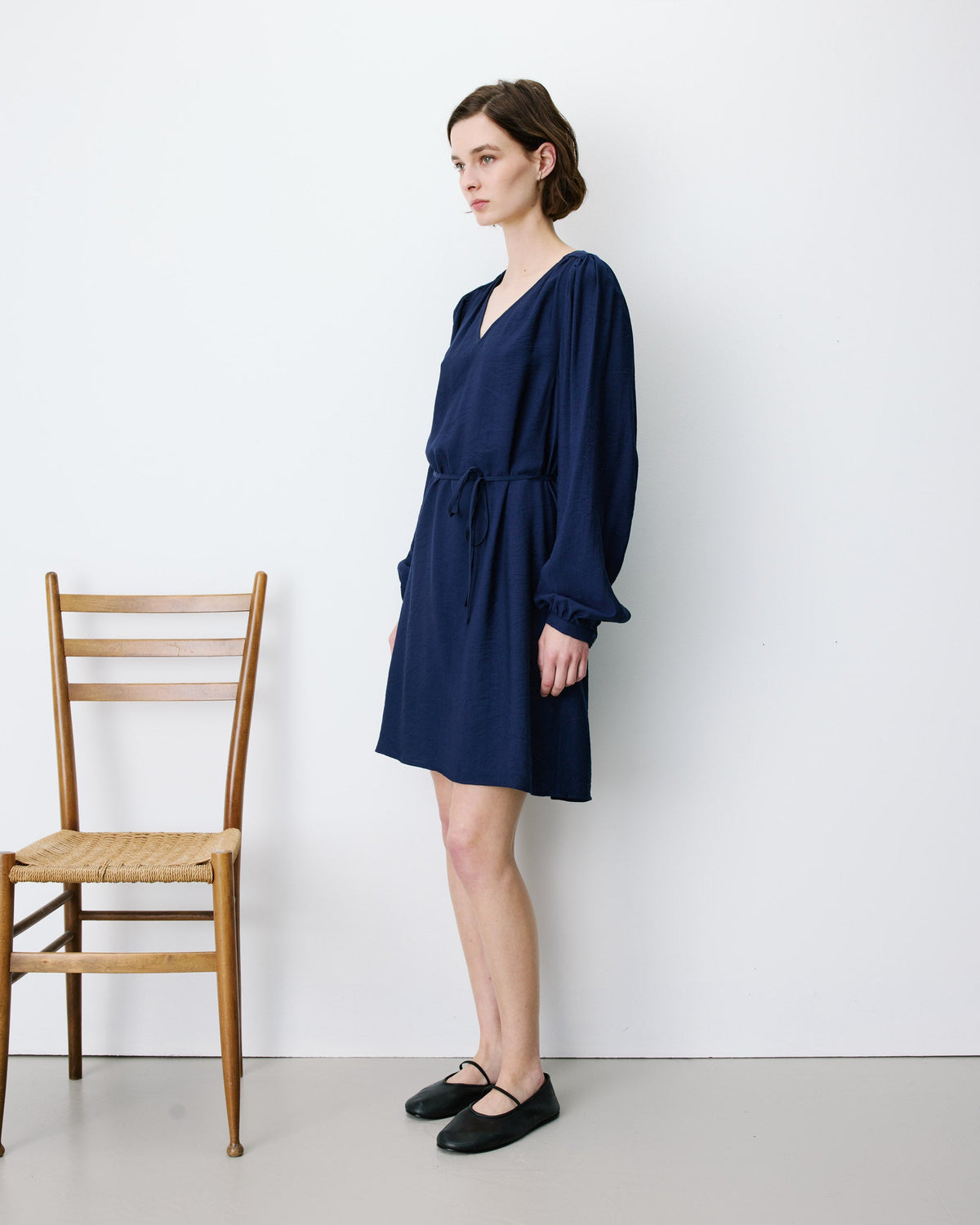 Robe courte col V manches bouffantes marine Alienor