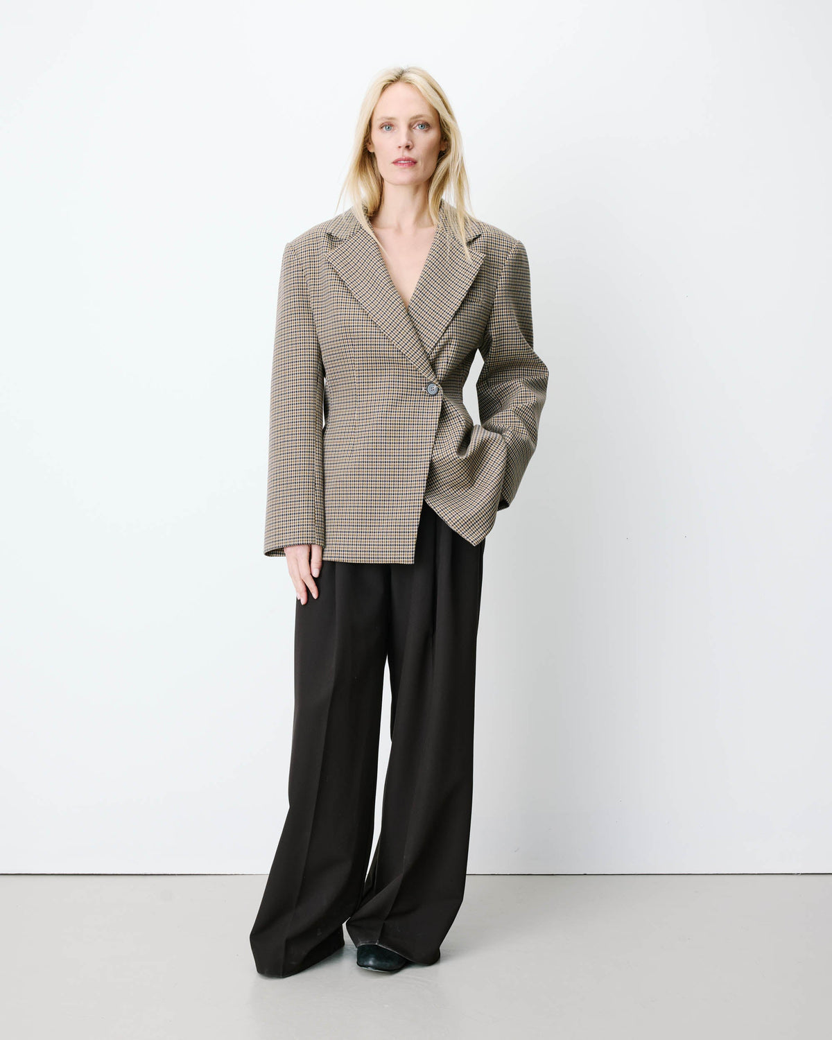 Blazer cintré croisé pied-de-poule beige Almond