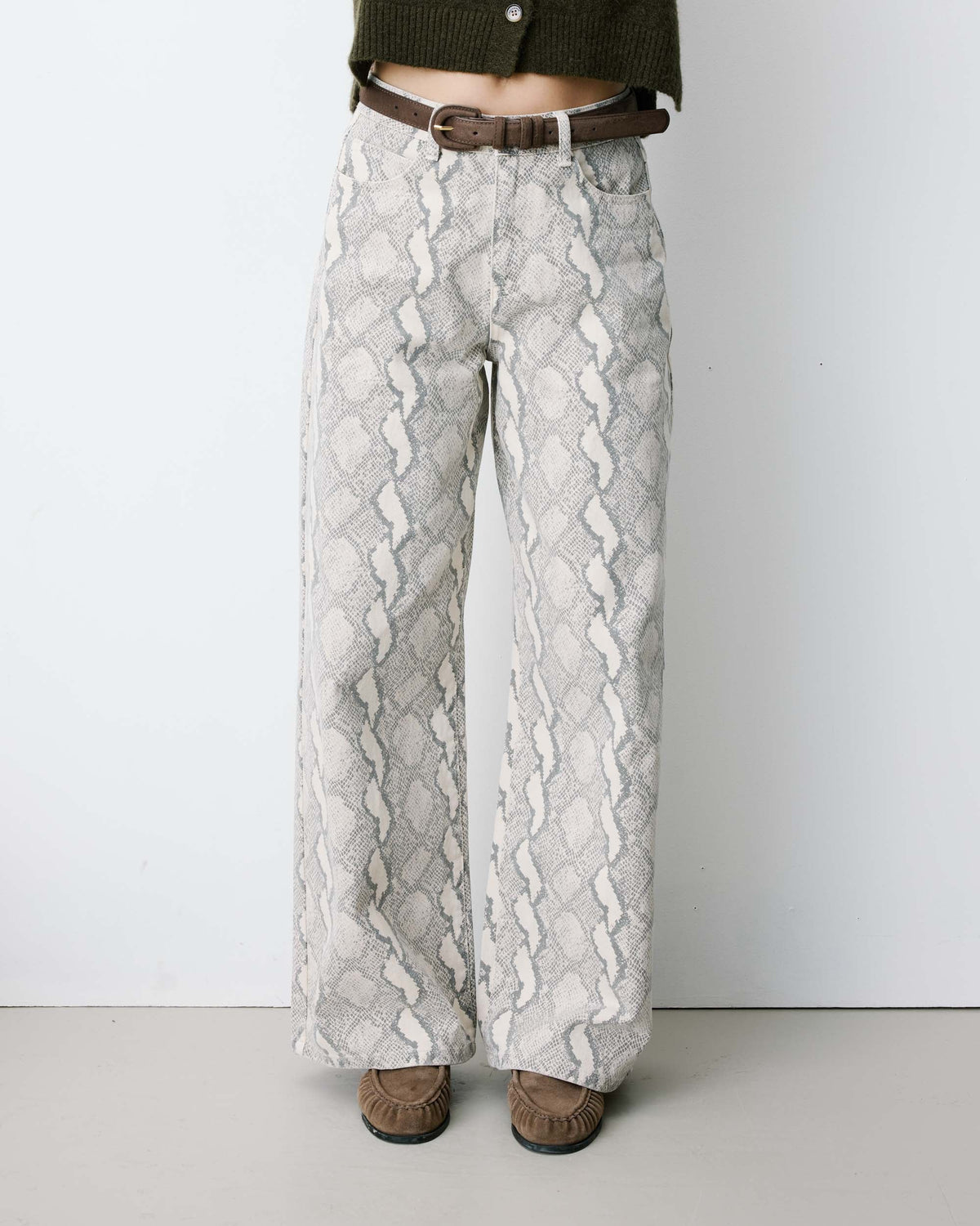 Jean taille haute loose imprimé python Socca