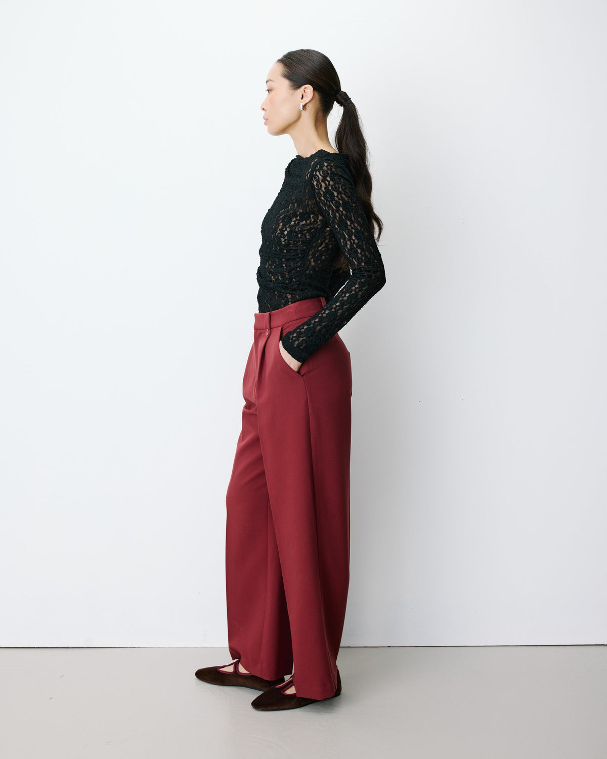 Pantalon tailleur large à plis terracotta Nilay