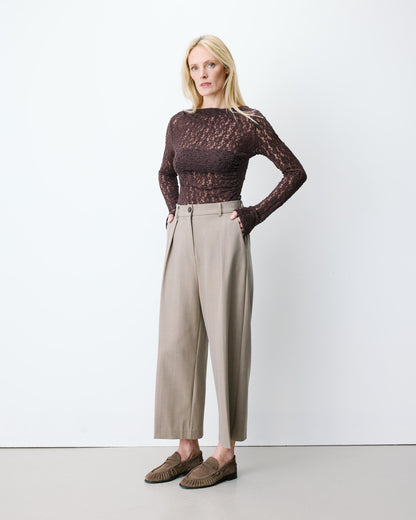 Pantalon tailleur court large à plis beige Atlantis