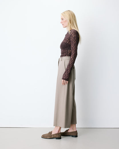 Pantalon tailleur court large à plis beige Atlantis