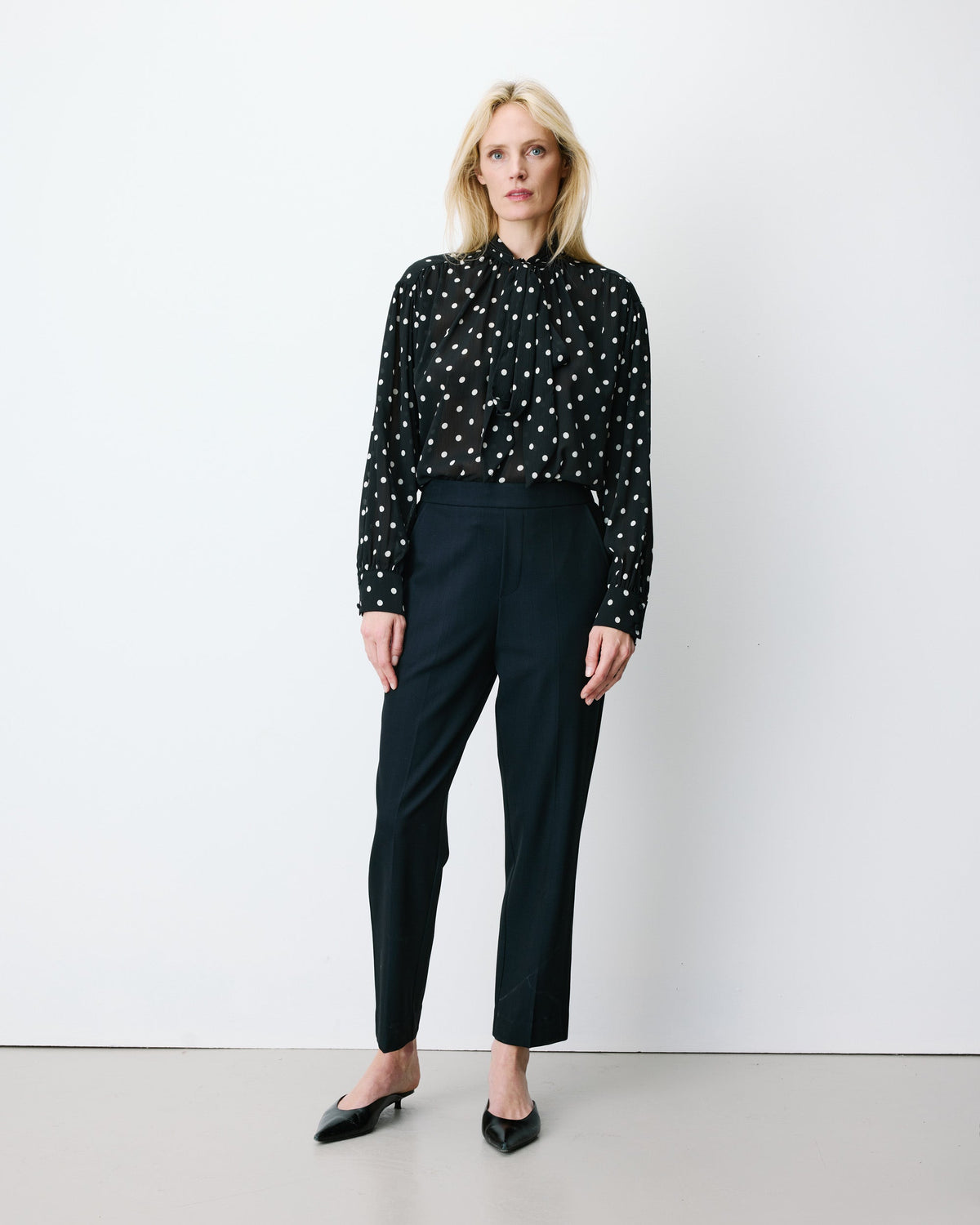 Pantalon cigarette court taille haute marine Armstrong