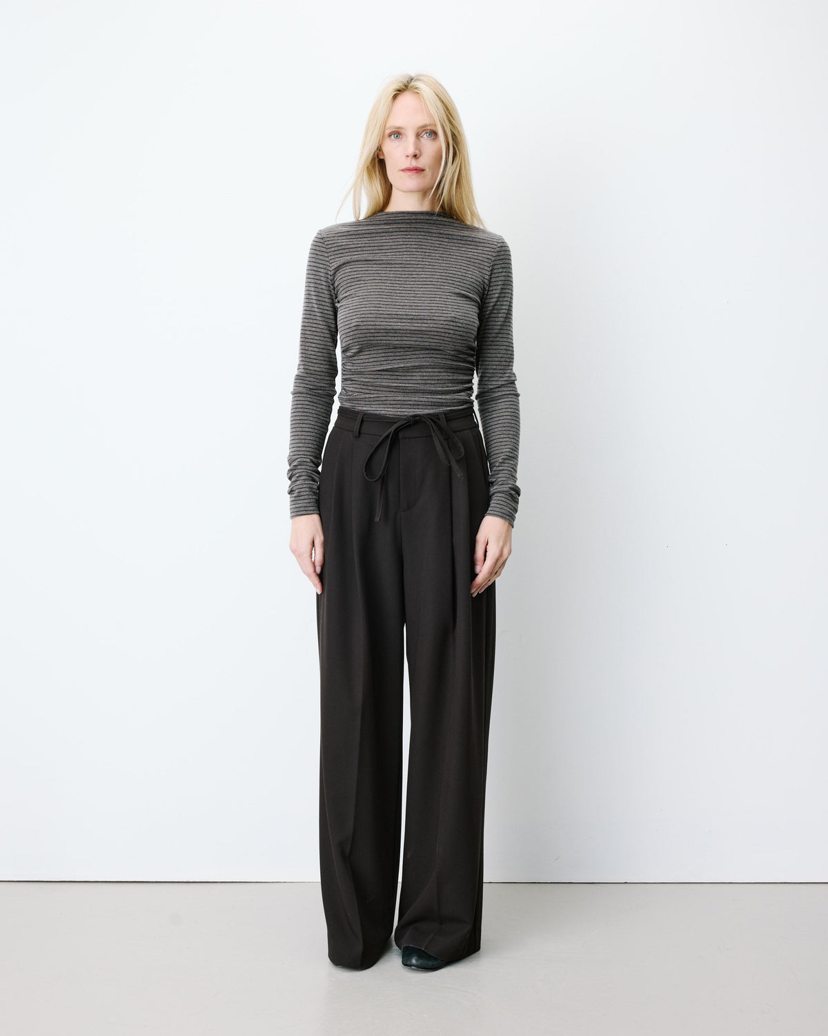 Pantalon tailleur ample ceinture nouable chocolat Ardoise