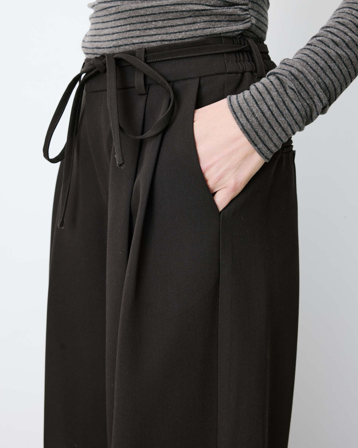 Pantalon tailleur ample ceinture nouable chocolat Ardoise