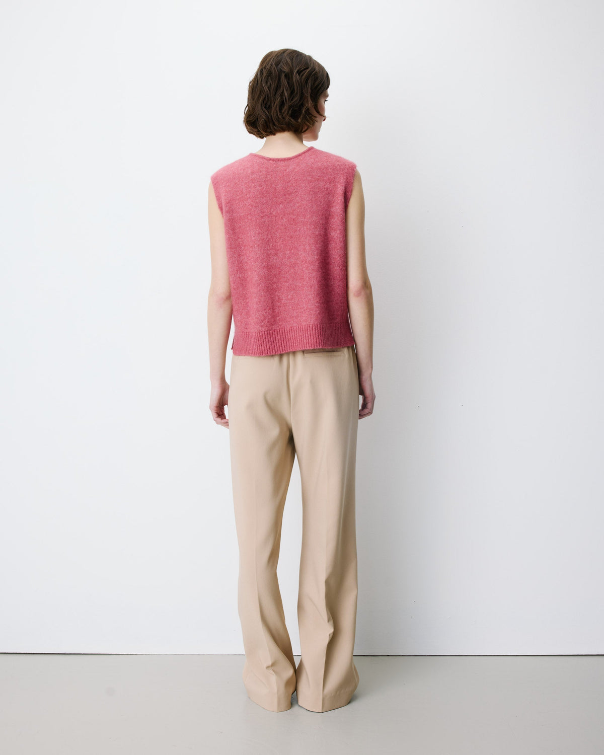 Cardigan sans manches boutonné col V blush Nars