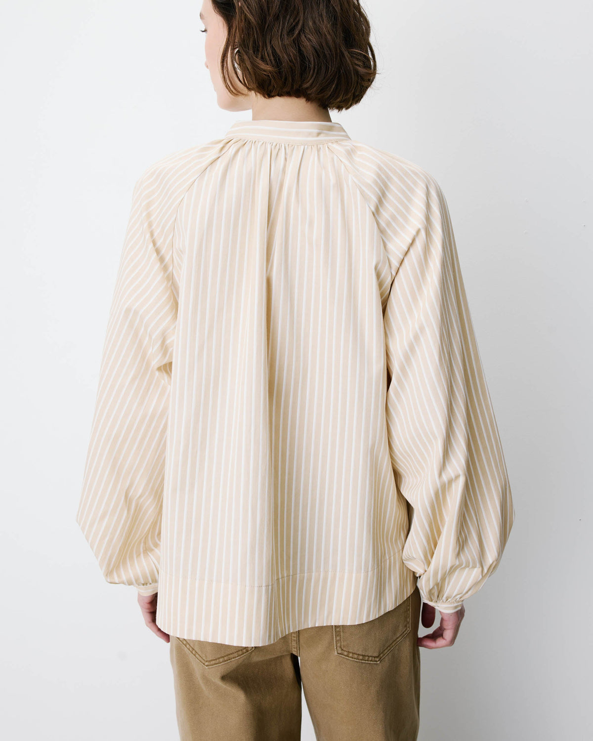 Blouse à rayures col mao à nouer beige Albane