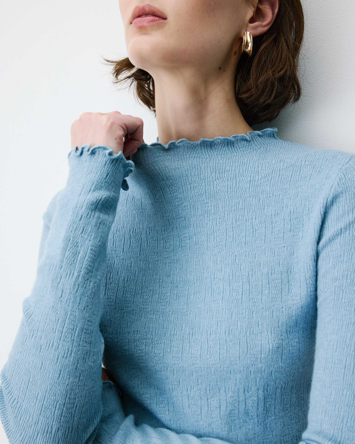 Pull ajusté en maille fine col montant bleuet Alino