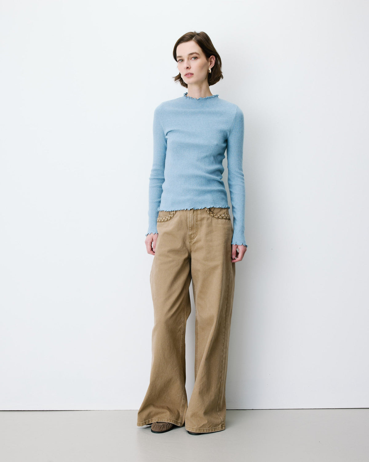 Pull ajusté en maille fine col montant bleuet Alino