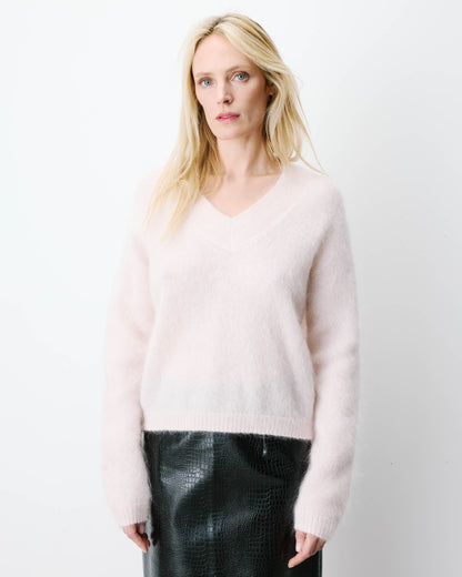 Pull large doux en mohair mélangé col V nude Adorable