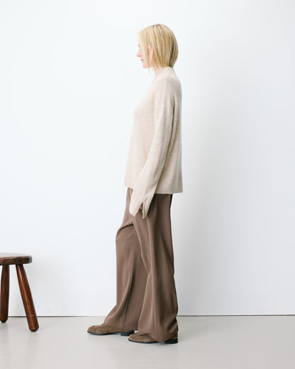 Pull large en maille jersey col montant sable Adelice