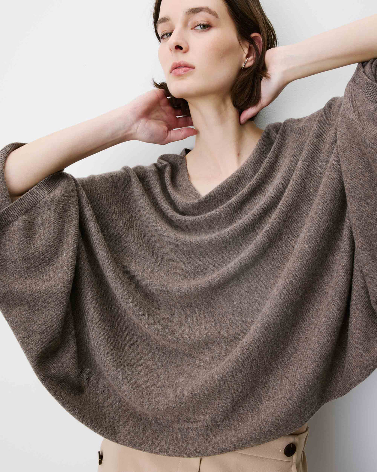 Pull poncho col bateau manches larges taupe Adela
