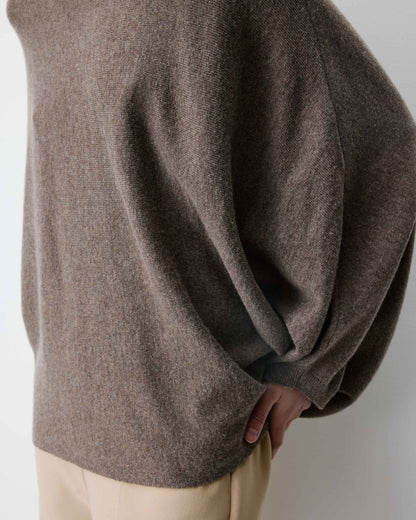 Pull poncho col bateau manches larges taupe Adela