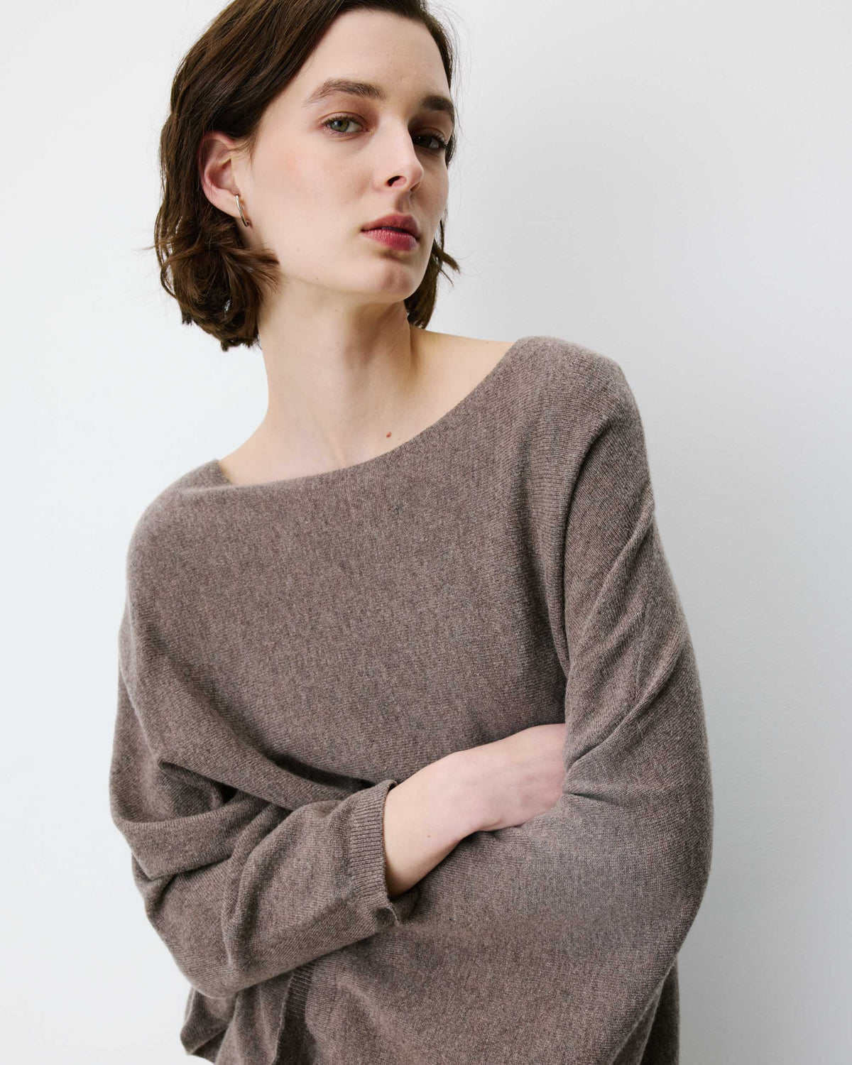 Pull poncho col bateau manches larges taupe Adela