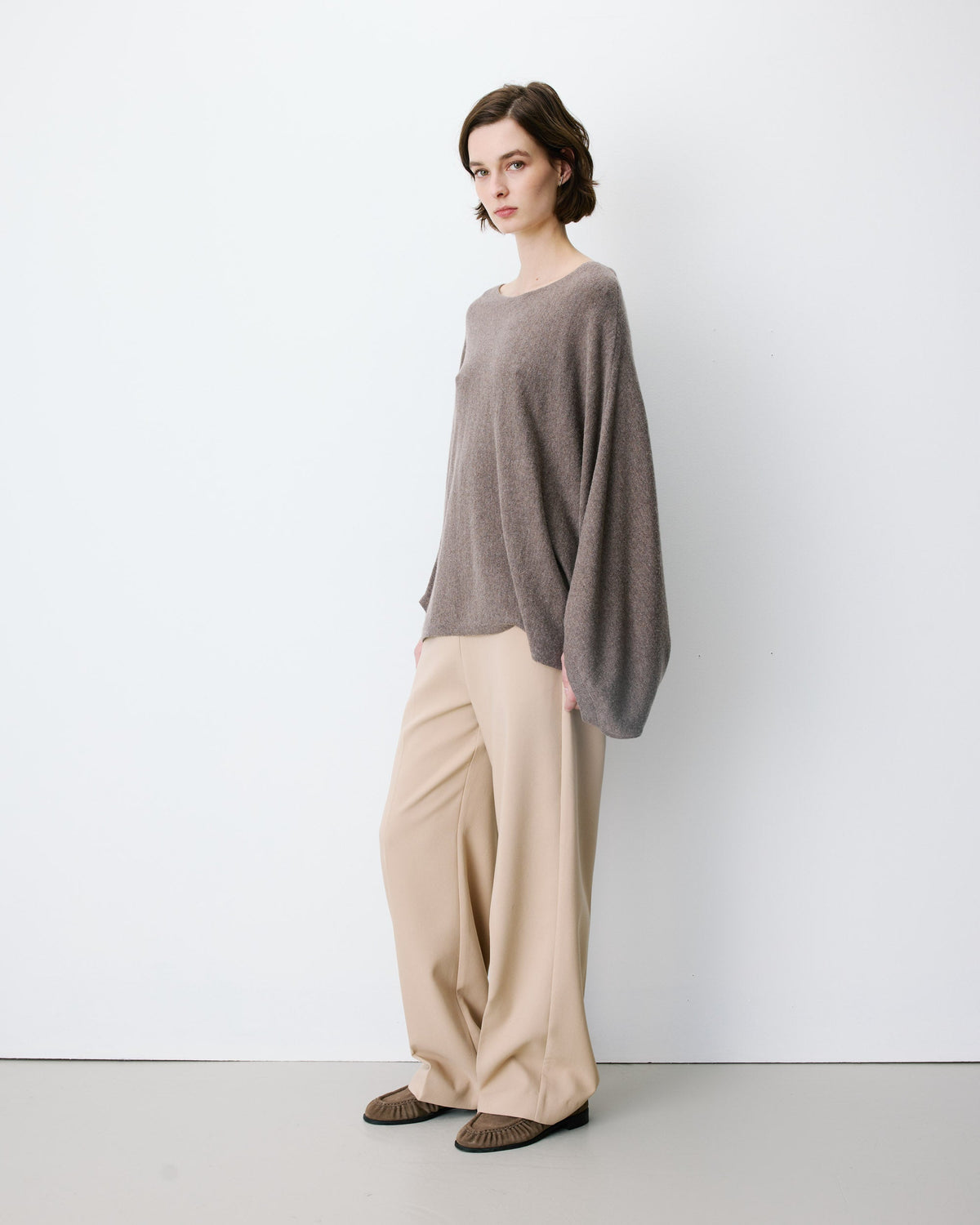 Pull poncho col bateau manches larges taupe Adela