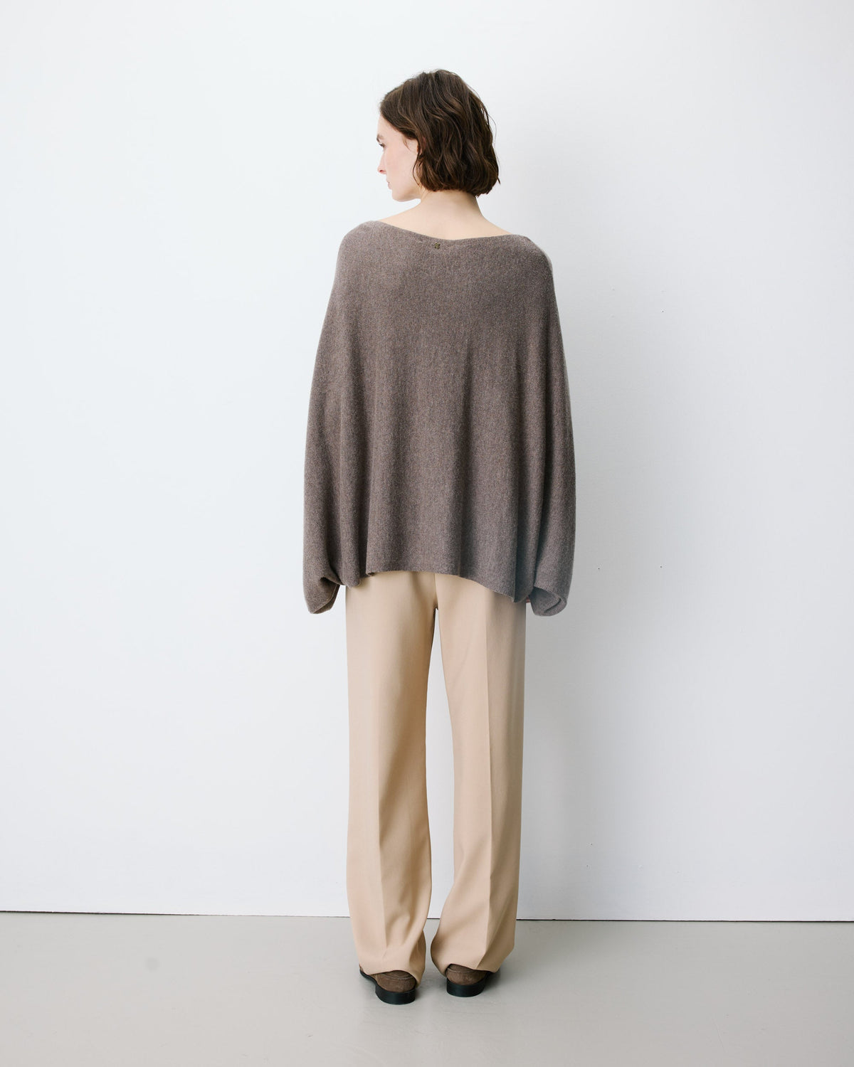 Pull poncho col bateau manches larges taupe Adela