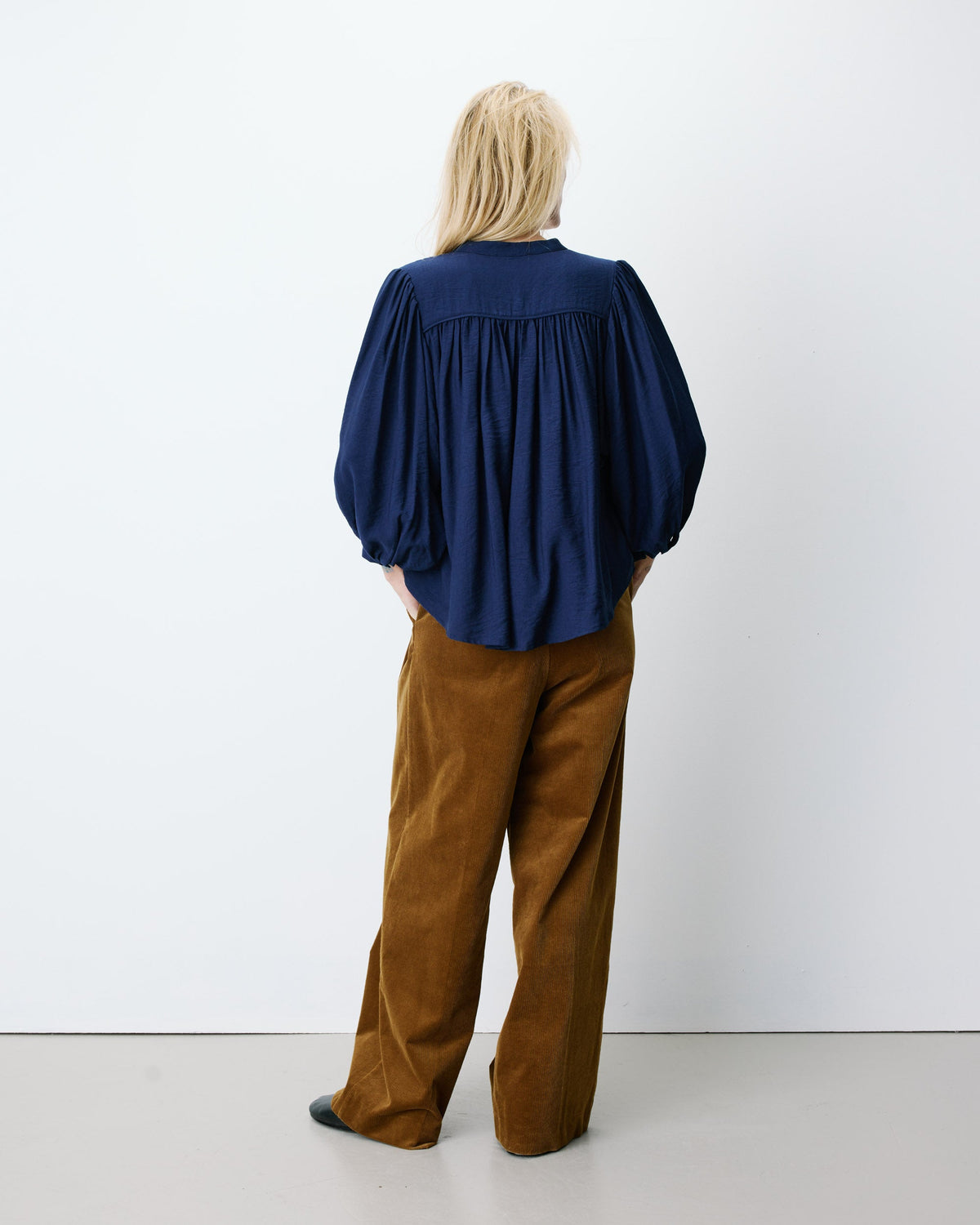 Blouse ample manches bouffantes 3/4 col V marine Auriane