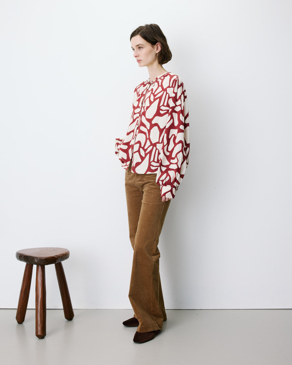 Blouse col V à imprimé géométrique terracotta Ambrine
