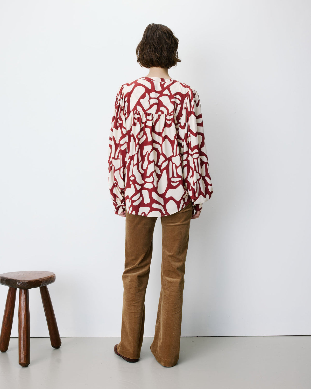 Blouse col V à imprimé géométrique terracotta Ambrine