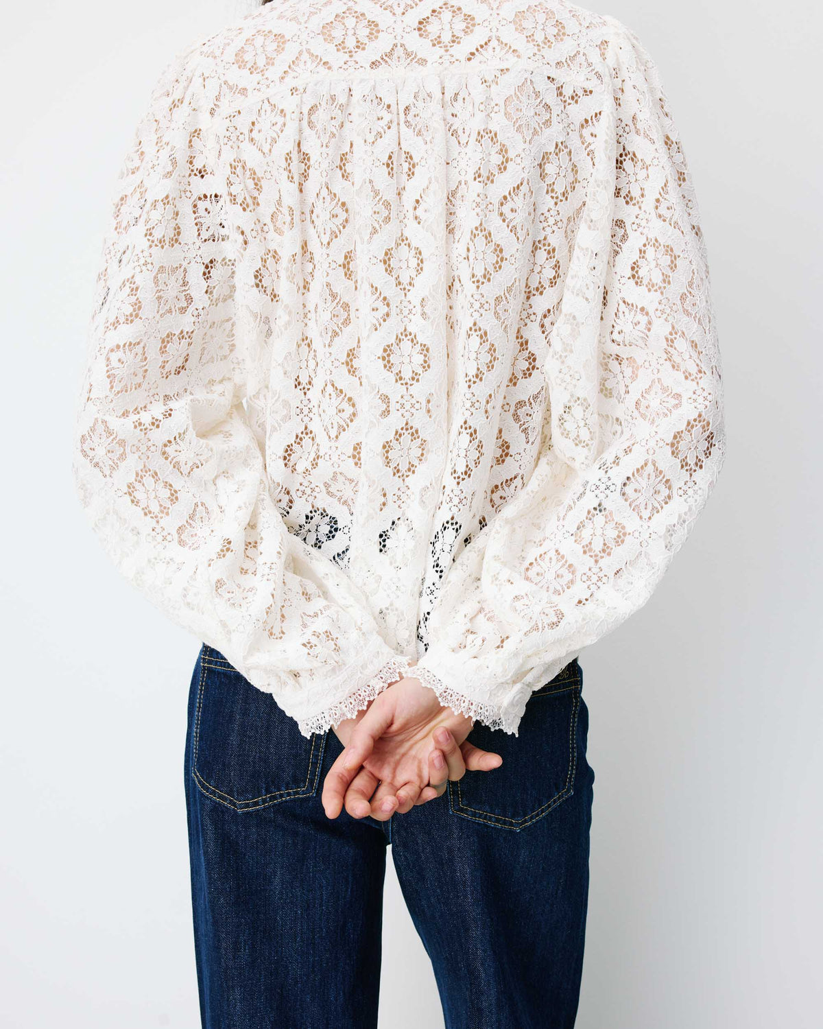 Blouse ample en dentelle boutonnée ivoire Anita