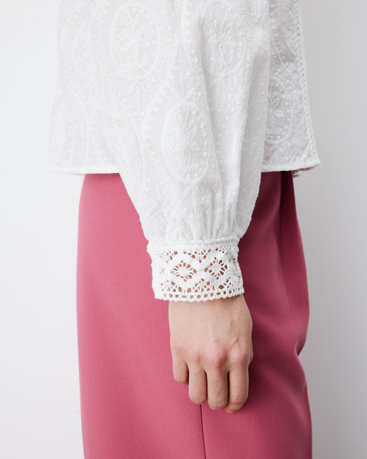 Blouse en broderie anglaise dos à nouer ivoire Abigail