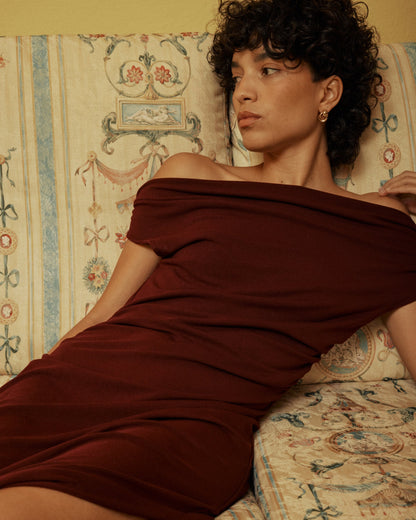 Robe longue cintrée col asymétrique cherry Vanity