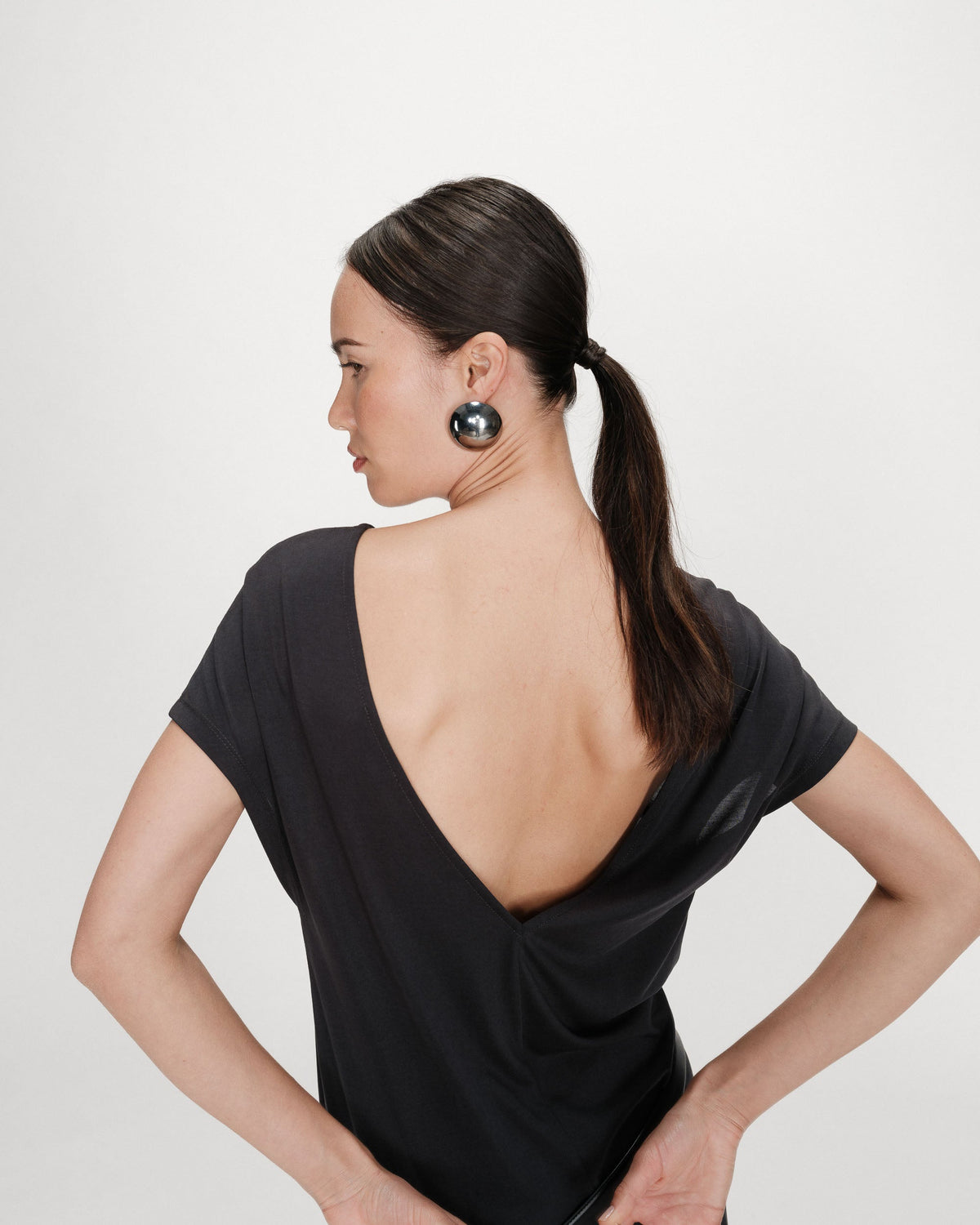 Robe longue légère en modal manches courtes carbone Peace