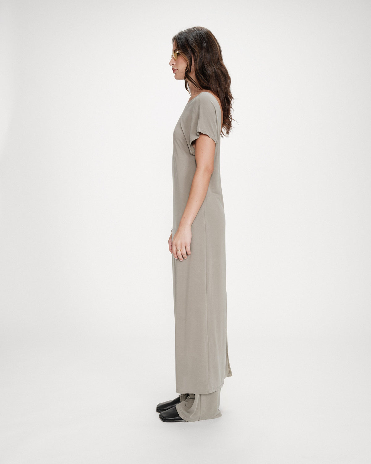 Robe longue légère en modal manches courtes kaki Peace