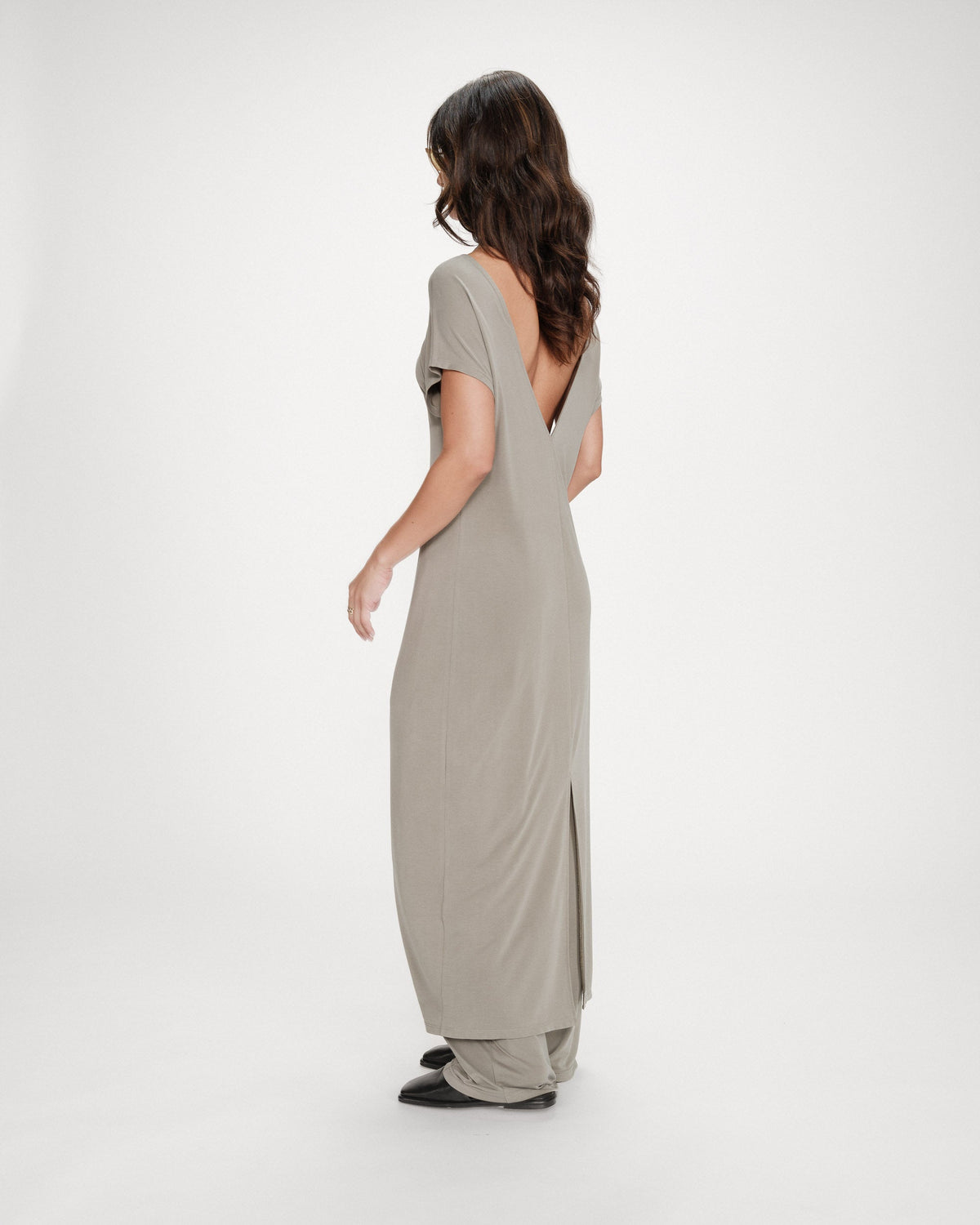 Robe longue légère en modal manches courtes kaki Peace