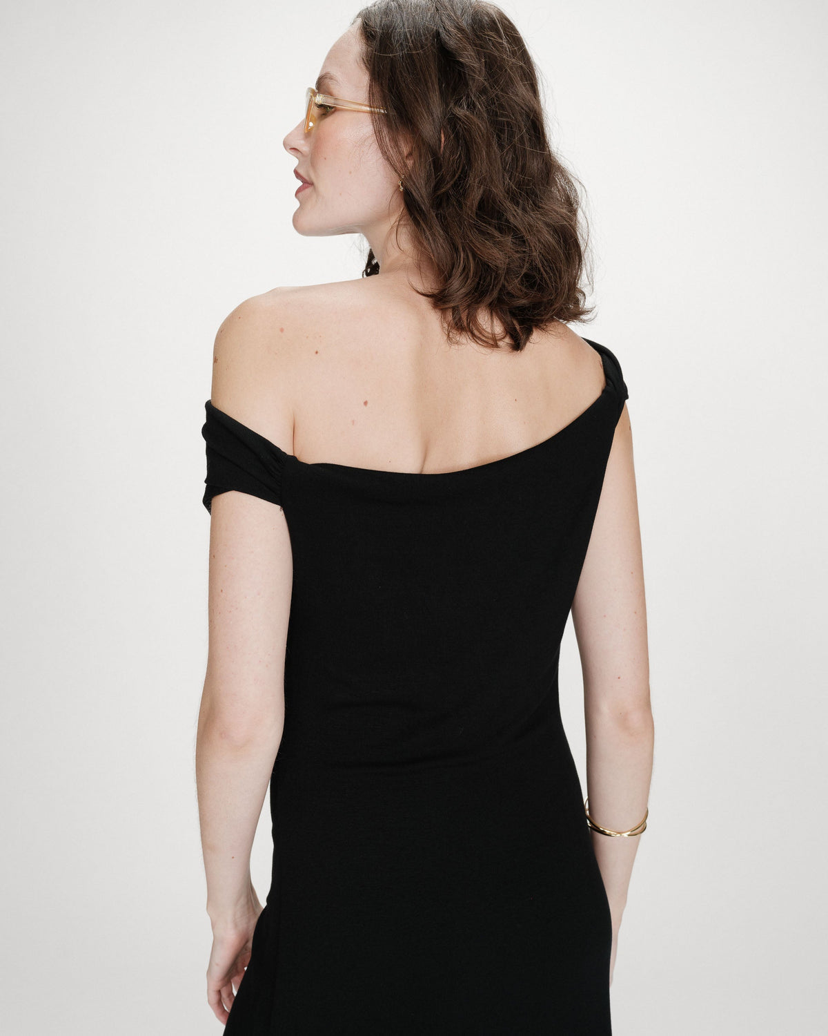 Robe longue cintrée col asymétrique noir Vanity