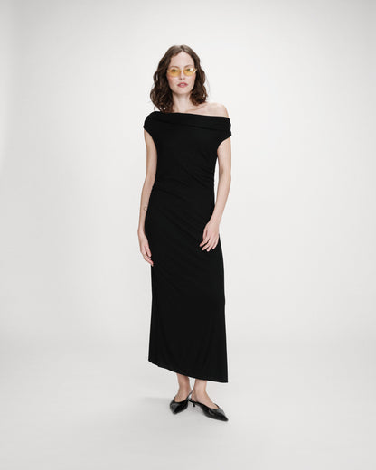 Robe longue cintrée col asymétrique noir Vanity