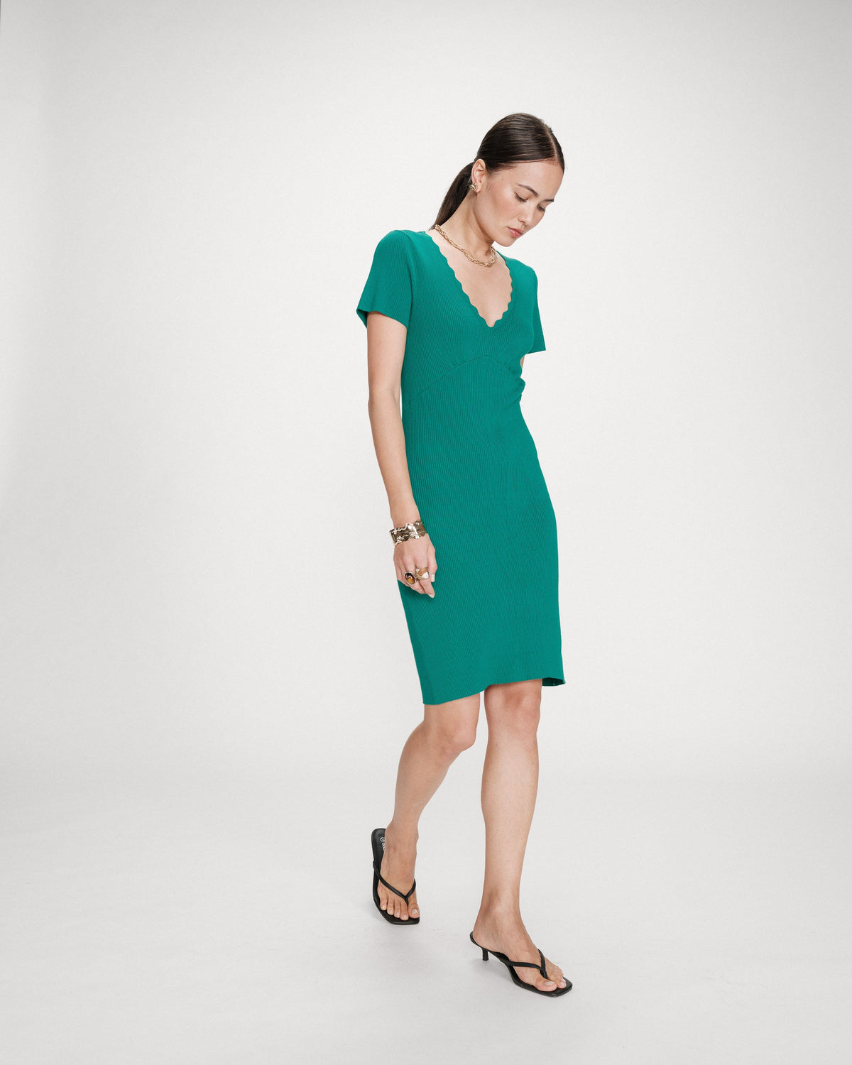 Robe courte ajustée en maille à col V vert Valeriane