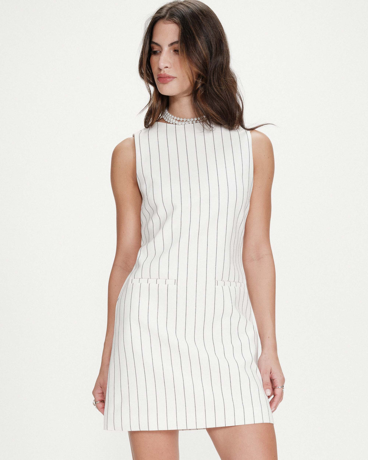 Robe courte droite rayée en lin nouée au dos white Vea