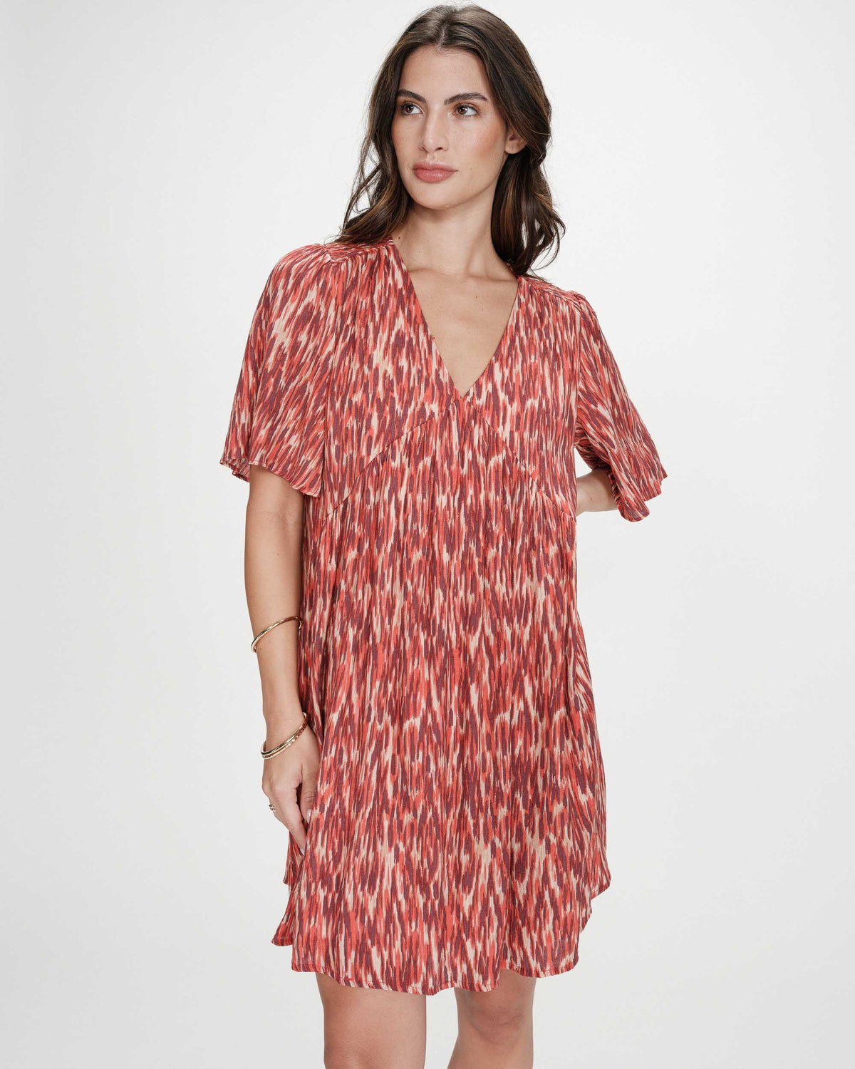 Robe courte babydoll imprimée décolleté en V sanguine Vylla