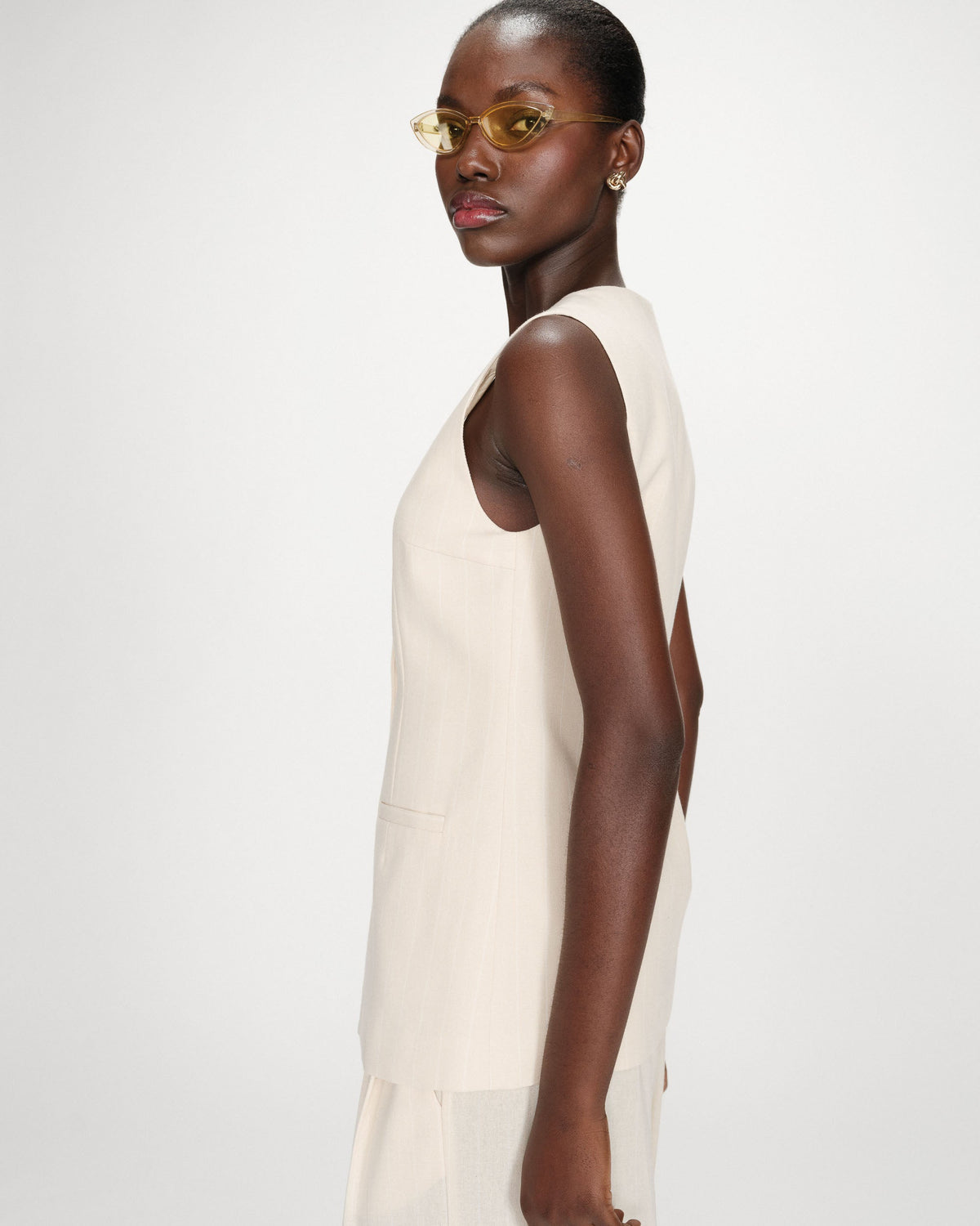 Gilet rayé en lin sans manches col carré boutonné vanille Vic