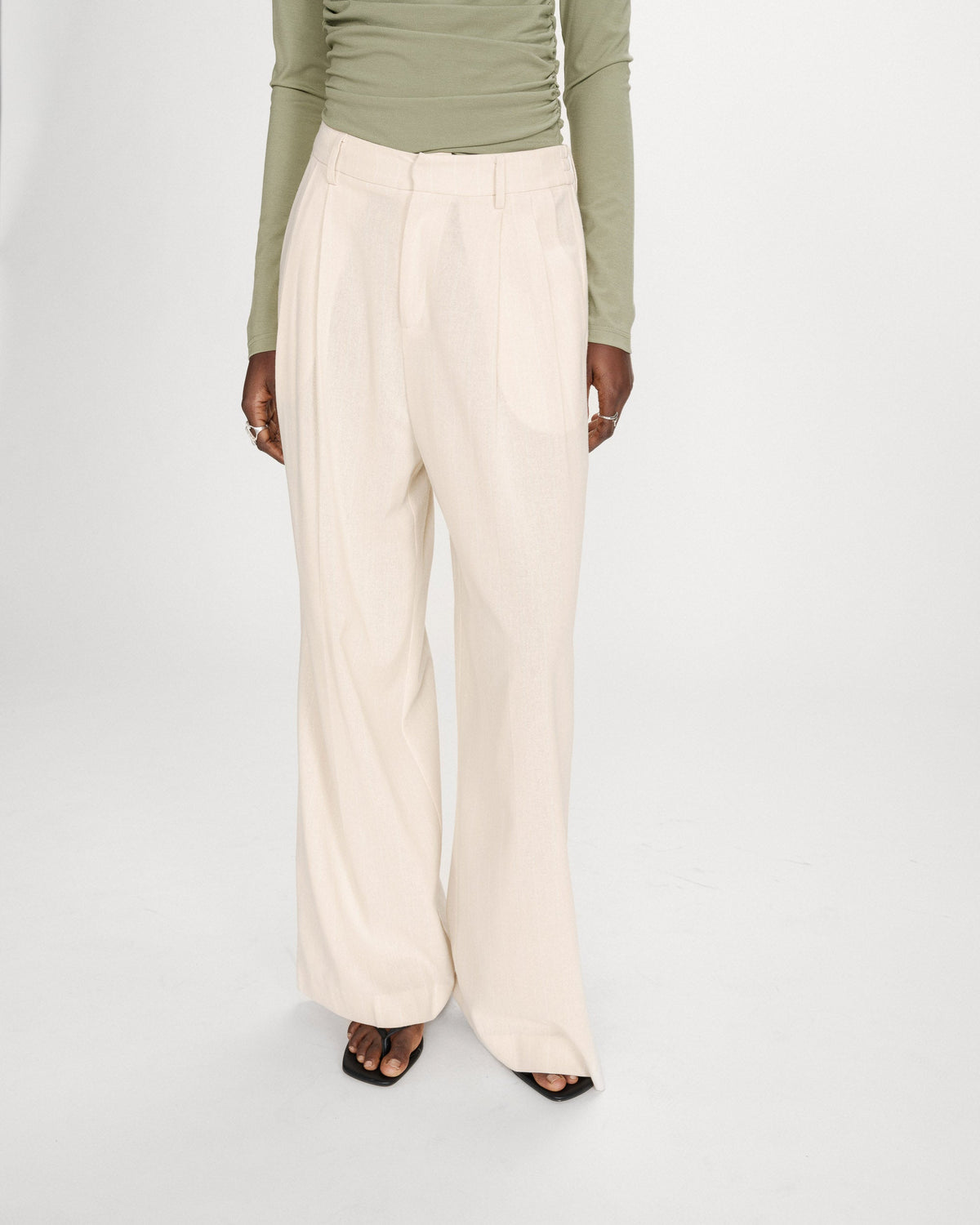 Pantalon tailleur droit en lin à fines rayures vanille Very