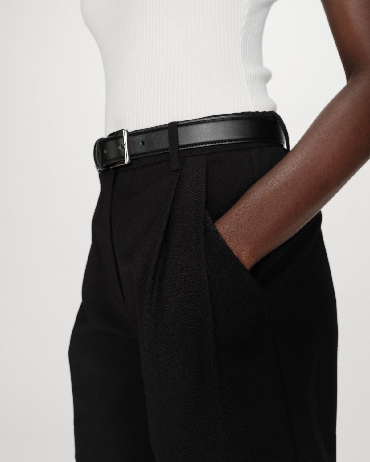 Short droit à plis taille mi-haute noir Vite