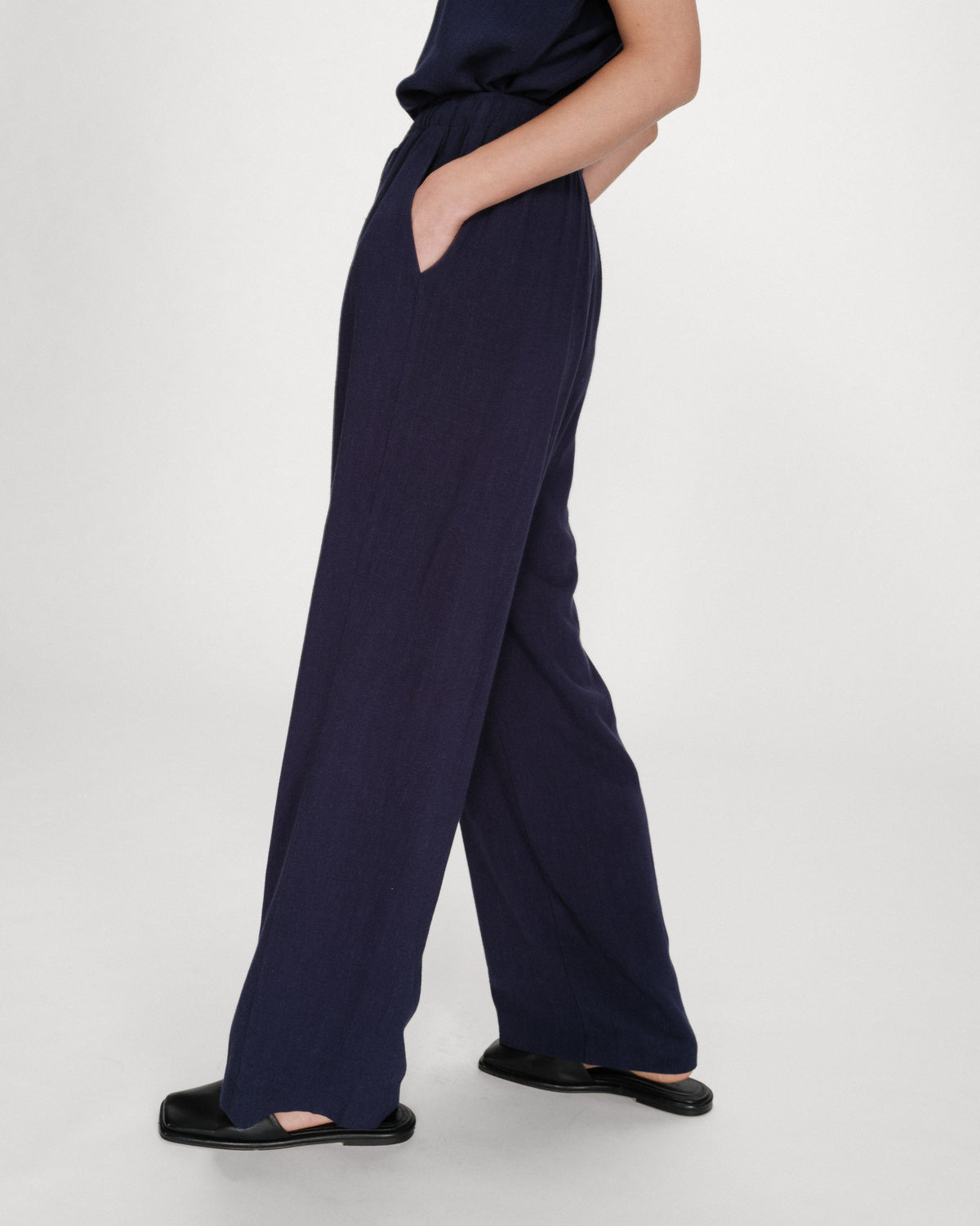 Pantalon large en lin taille haute marine Raven
