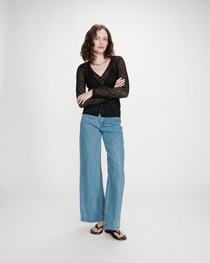 Top en dentelle ajusté boutonné col V noir Venezia