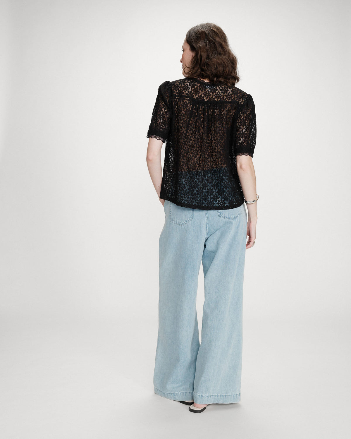 Blouse en dentelle col V manches courtes noir Vicky