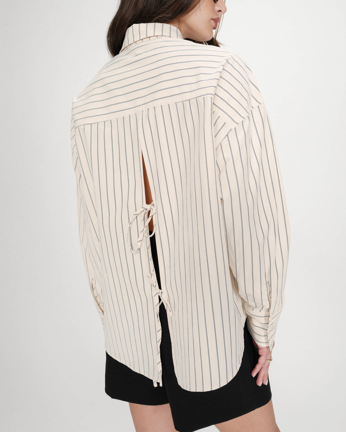 Chemise oversize rayée à nouer dans le dos vanille Valerie