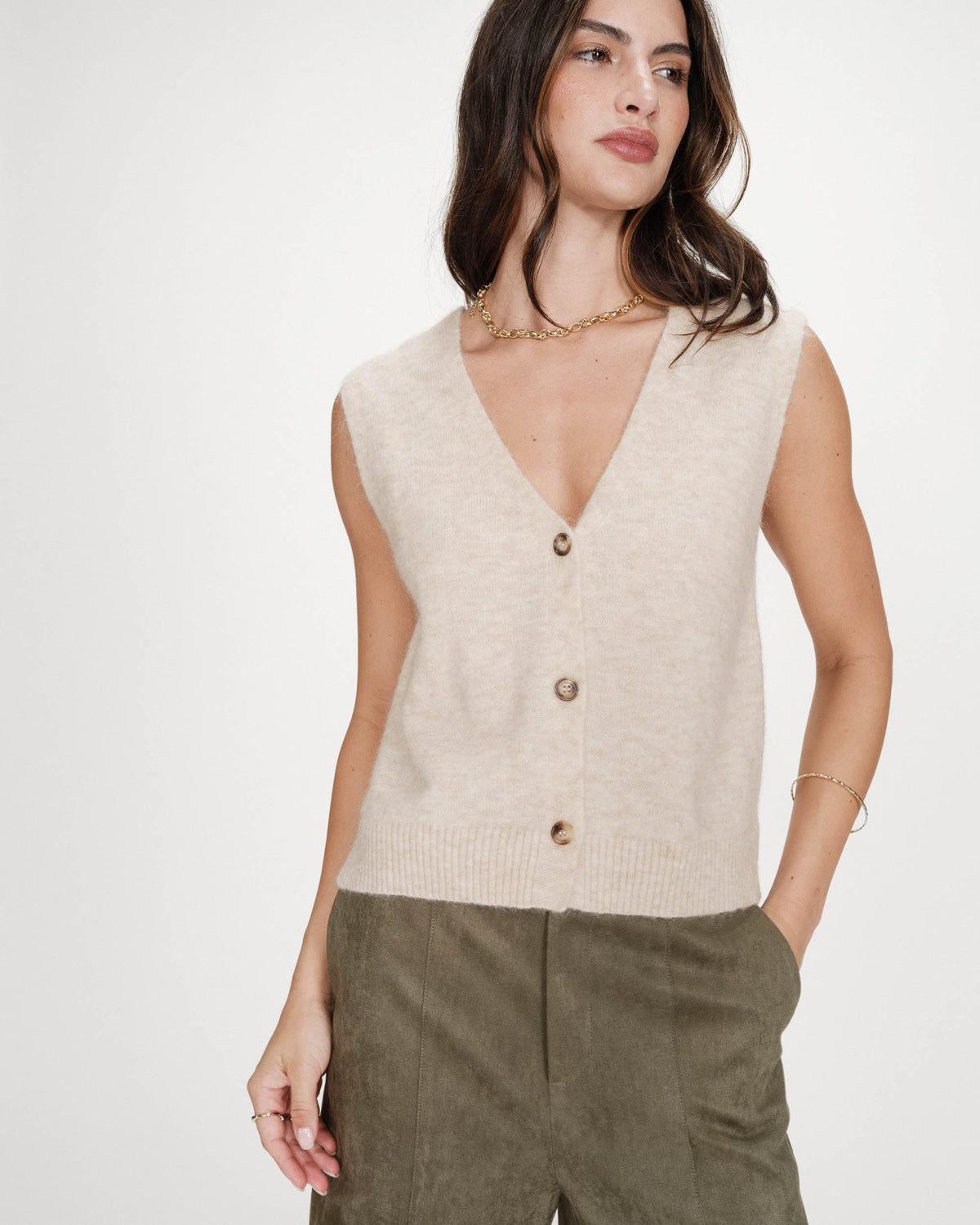 Cardigan sans manches boutonné col V sable Nars