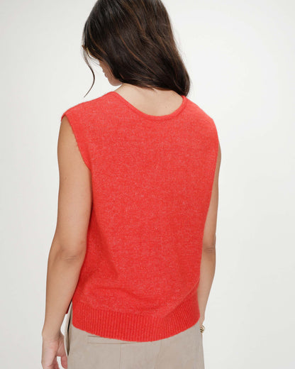 Cardigan sans manches boutonné col V sanguine Nars