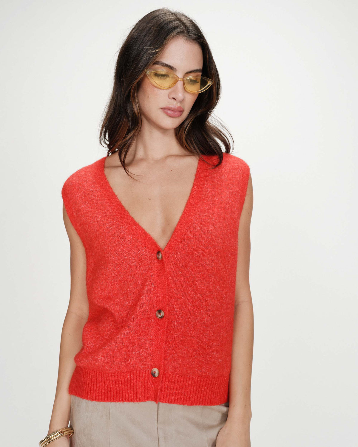 Cardigan sans manches boutonné col V sanguine Nars